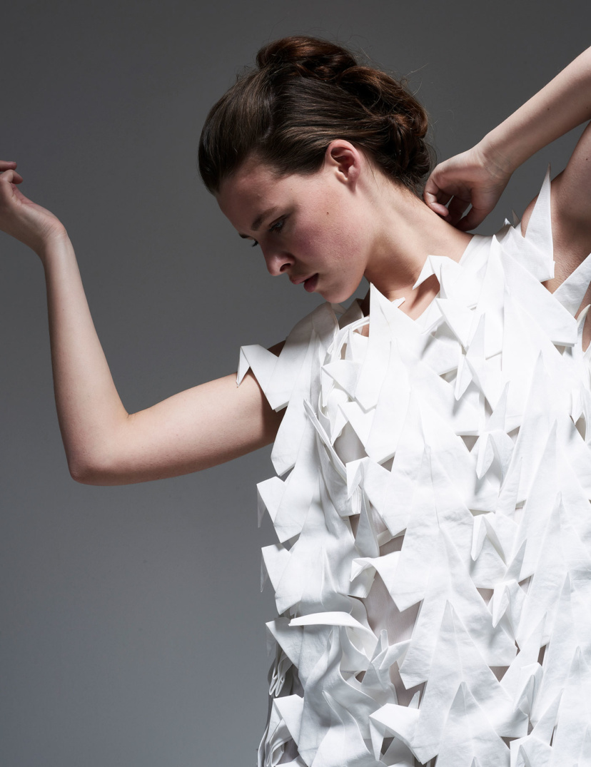 Платья в стиле оригами от японского дизайнера Шинго Сато